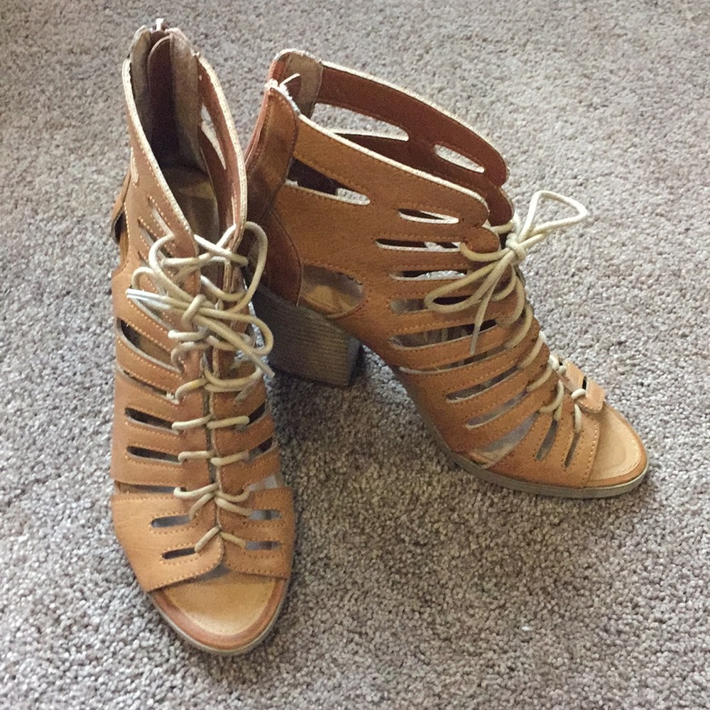 Maurice’s Heels